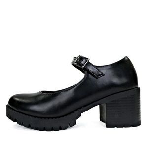 Soda Mary Jane pumps black shoes size 6.5. New!